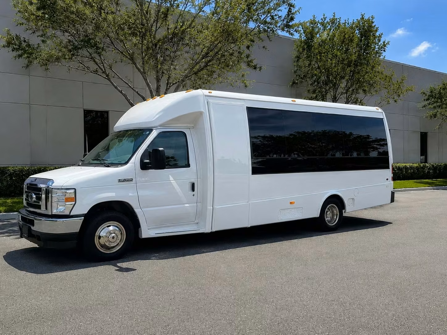 15 passenger minibus